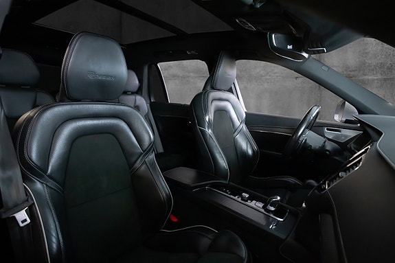 Volvo XC90 10 of 26