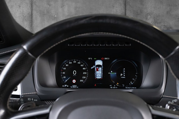 Volvo XC90 16 of 26