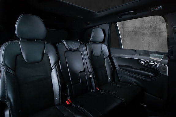 Volvo XC90 11 of 26