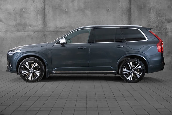 Volvo XC90 3 of 26