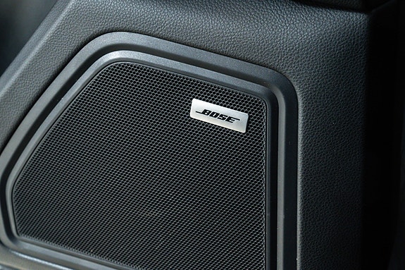 Porsche Macan 17 of 23