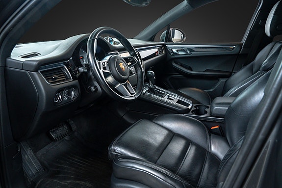 Porsche Macan 23 of 23