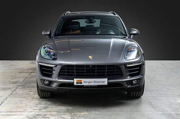 Porsche Macan 2 of 23