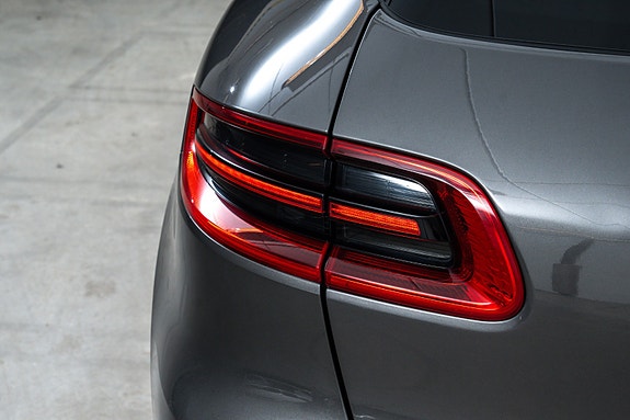 Porsche Macan 10 of 23