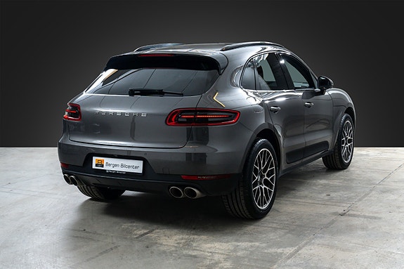 Porsche Macan 9 of 23