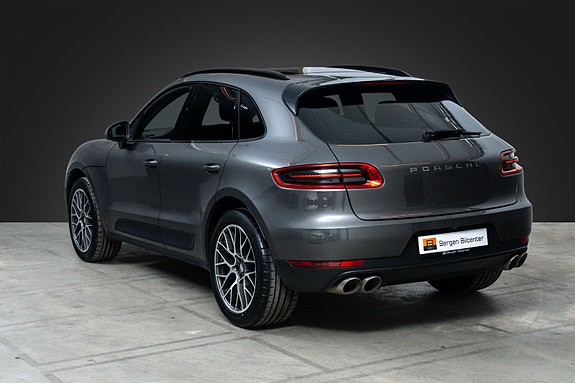 Porsche Macan 7 of 23