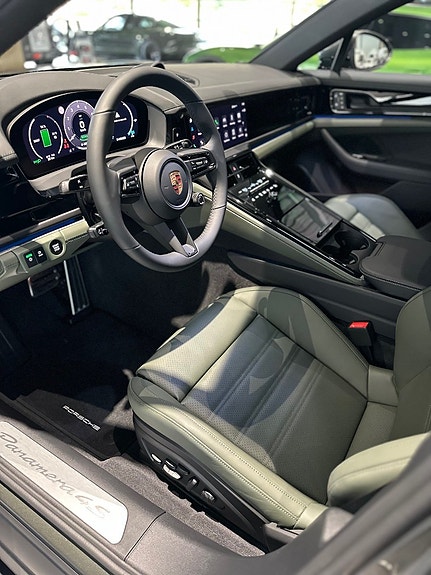 Porsche Panamera 6 of 10
