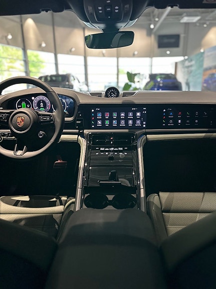 Porsche Panamera 5 of 10