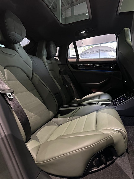 Porsche Panamera 8 of 10