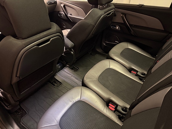 Citroen Grand C4 Picasso 13 of 30