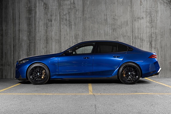 BMW M5 3 of 30
