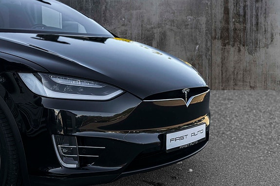 Tesla Model X 2 of 18