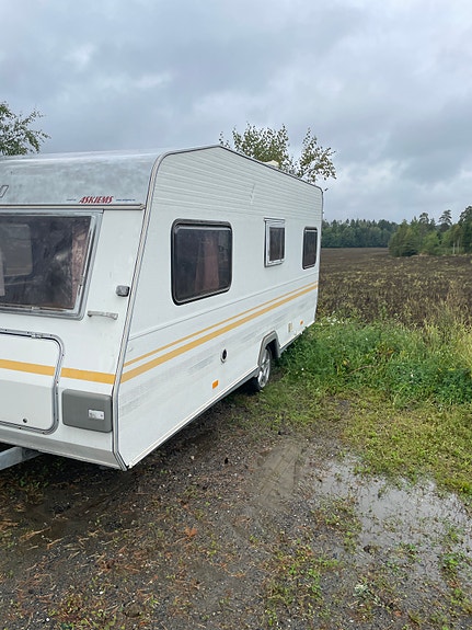 Knaus 3 of 17