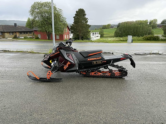Polaris 9R Switchback Assault 4 of 8