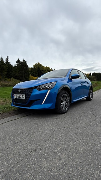Peugeot 208 4 of 13