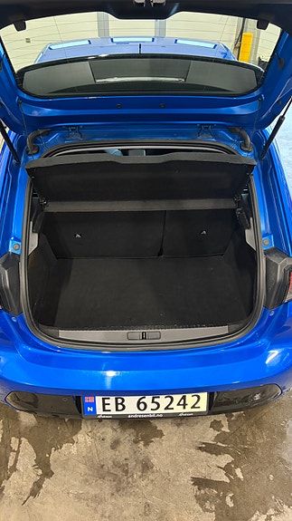 Peugeot 208 12 of 13