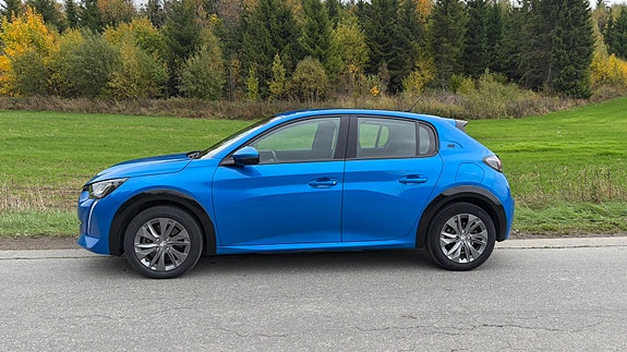 Peugeot 208 5 of 13