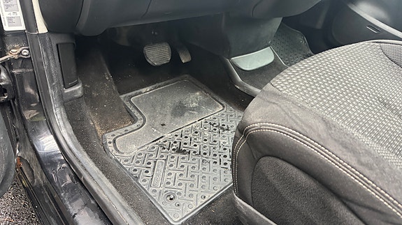 Citroen Grand C4 Picasso 16 of 19