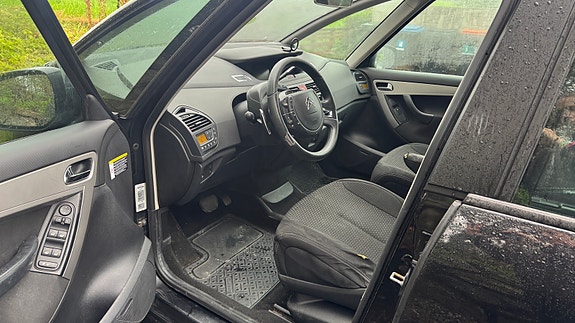 Citroen Grand C4 Picasso 14 of 19
