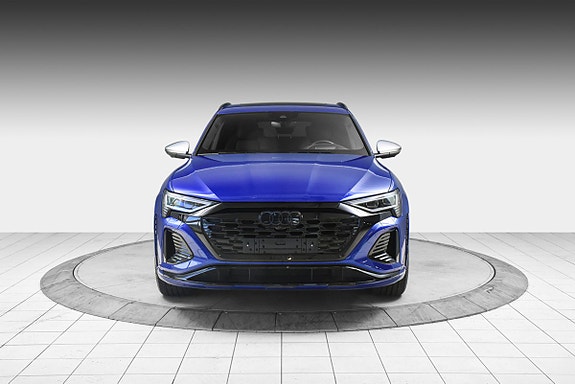 Audi SQ8 e-tron 2 of 22