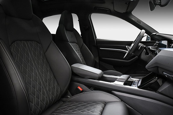 Audi SQ8 e-tron 22 of 22