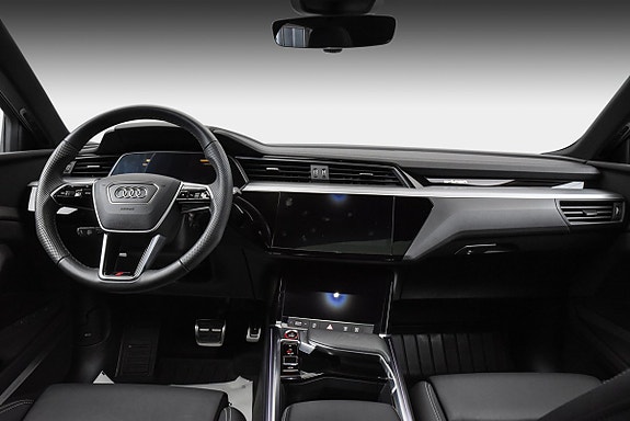 Audi SQ8 e-tron 14 of 22