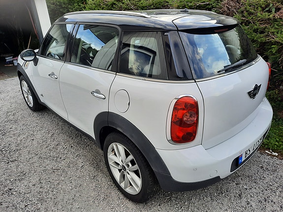 MINI Countryman Cooper D 2 of 11