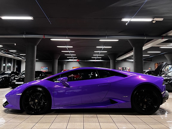 Lamborghini Huracan 2 of 30
