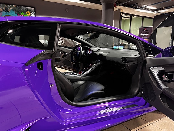 Lamborghini Huracan 21 of 30