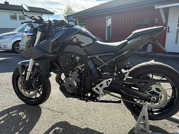 Suzuki GSX-8S 3 of 16