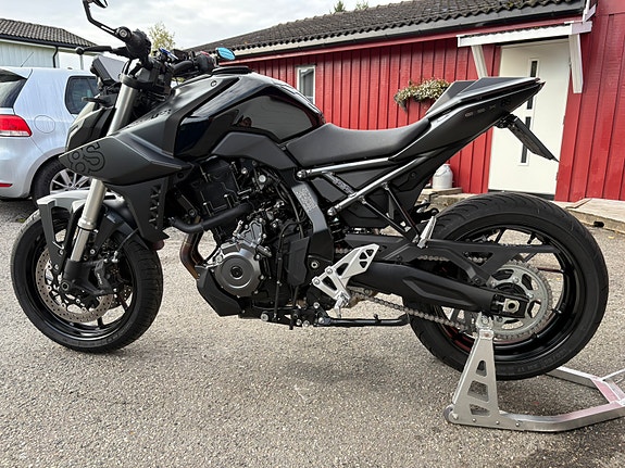 Suzuki GSX-8S 16 of 16