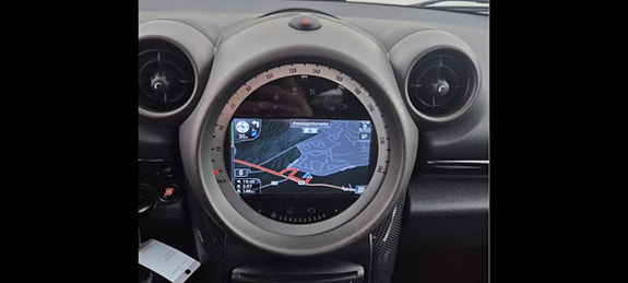 MINI Countryman Cooper D 6 of 8