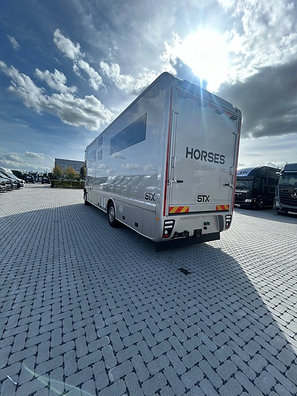 Mercedes-Benz Actros S 1832 - STX Påbygg til 4 hester pop out, push up boavdeling 7 of 22