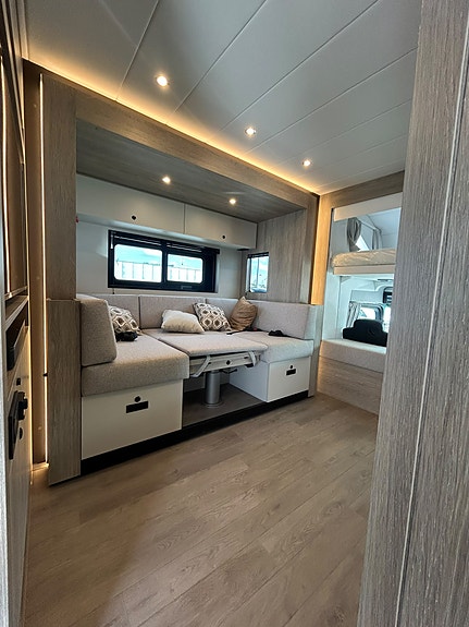 Mercedes-Benz Actros S 1832 - STX Påbygg til 4 hester pop out, push up boavdeling 20 of 22