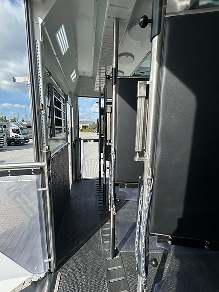 Mercedes-Benz Actros S 1832 - STX Påbygg til 4 hester pop out, push up boavdeling 16 of 22