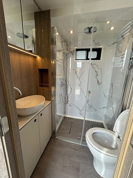 Mercedes-Benz Actros S 1832 - STX Påbygg til 4 hester pop out, push up boavdeling 21 of 22
