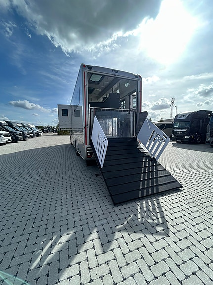 Mercedes-Benz Actros S 1832 - STX Påbygg til 4 hester pop out, push up boavdeling 4 of 22