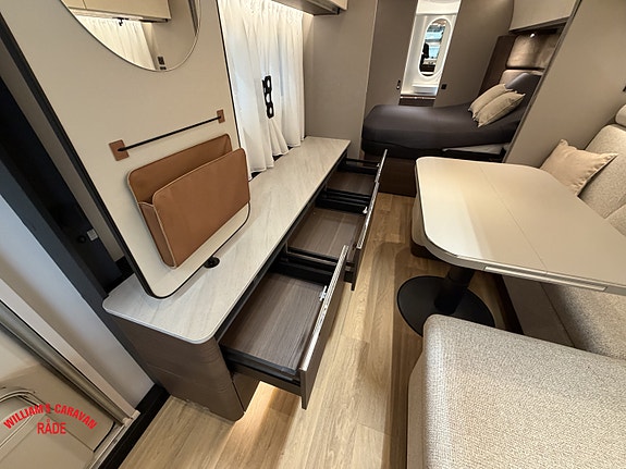 Adria ALPINA 663 HT 12 of 28