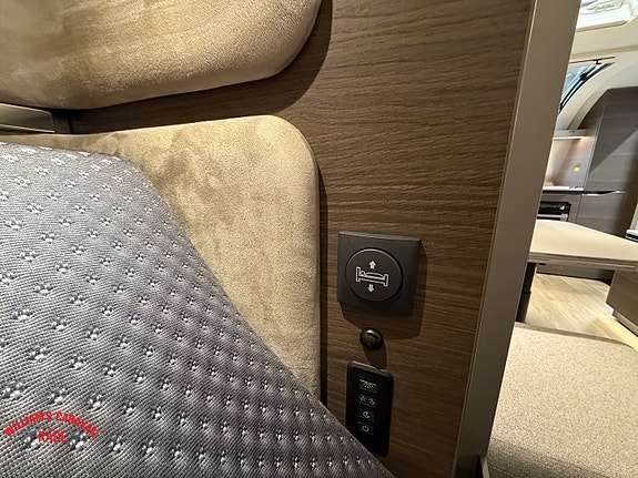Adria ALPINA 663 HT 22 of 28