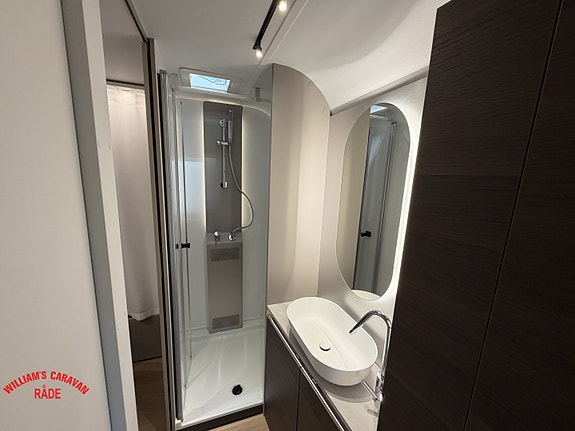Adria ALPINA 663 HT 25 of 28