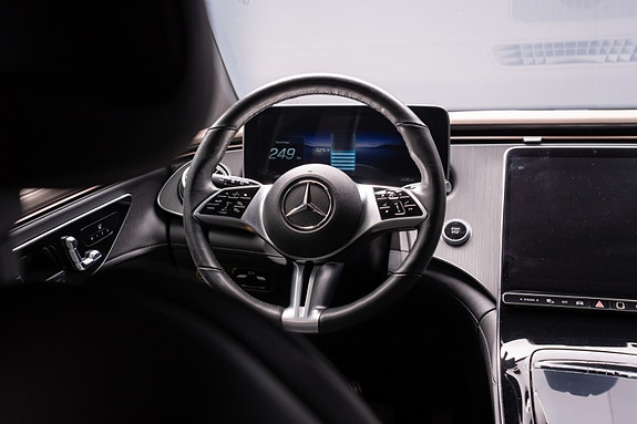 Mercedes-Benz EQE350 14 of 30