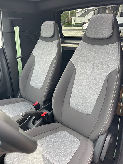 Linktour Alumi Elite + 100%EL / 180km /  AC / Carplay / Panorama / EL vindu 24 of 26