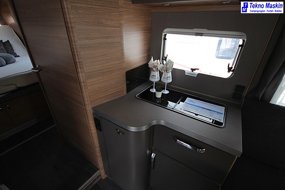 Weinsberg CARASUITE 700 DX 9 of 21