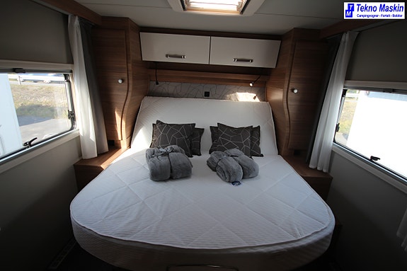 Weinsberg CARASUITE 700 DX 13 of 21