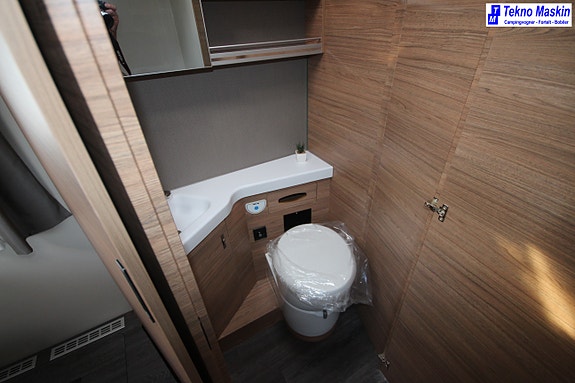 Weinsberg CARASUITE 700 DX 15 of 21