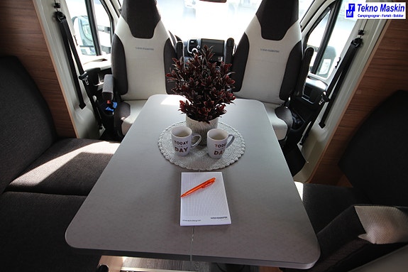 Weinsberg CARASUITE 700 DX 8 of 21