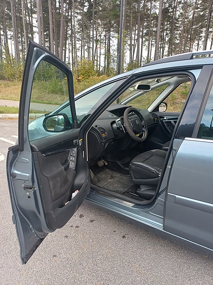 Citroen Grand C4 Picasso 22 of 30