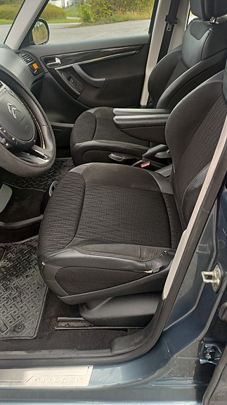 Citroen Grand C4 Picasso 28 of 30