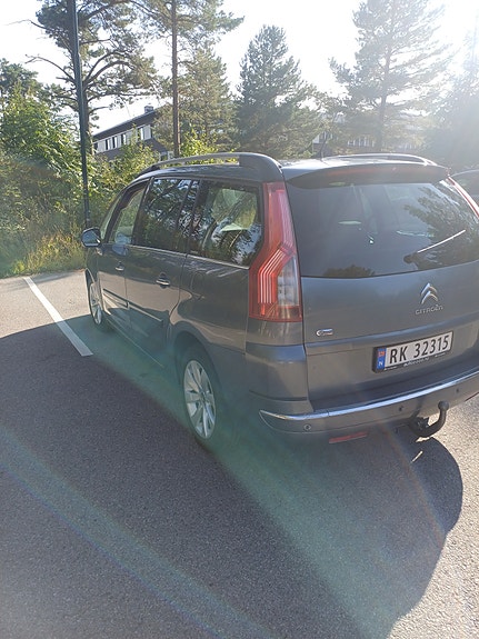 Citroen Grand C4 Picasso 27 of 30