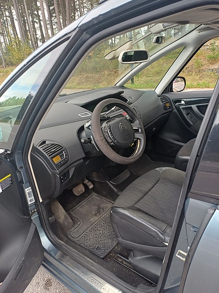 Citroen Grand C4 Picasso 19 of 30
